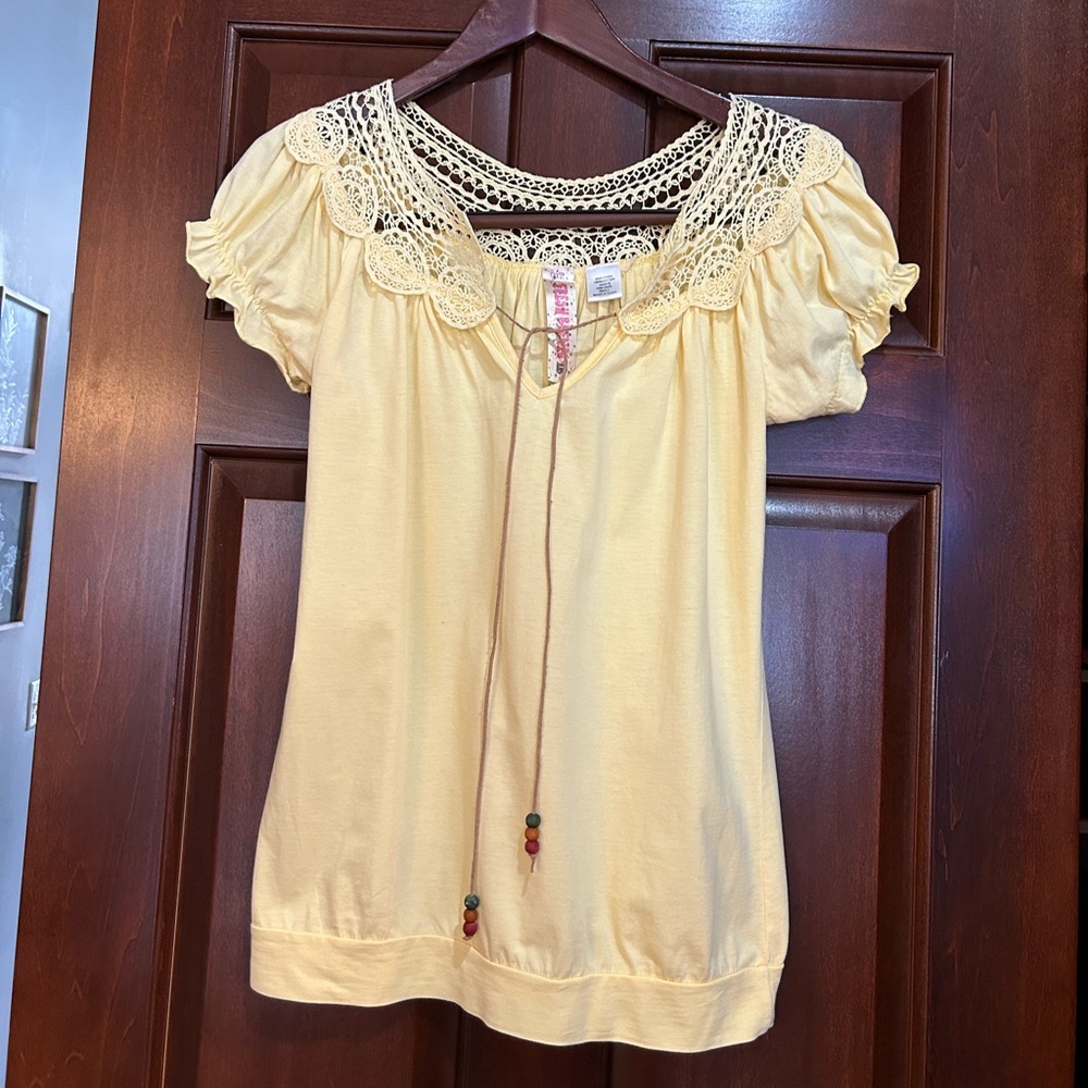 Fresh Brewed Yellow Crochet Lace Peasant Top‎ Small Boho Cottagecore